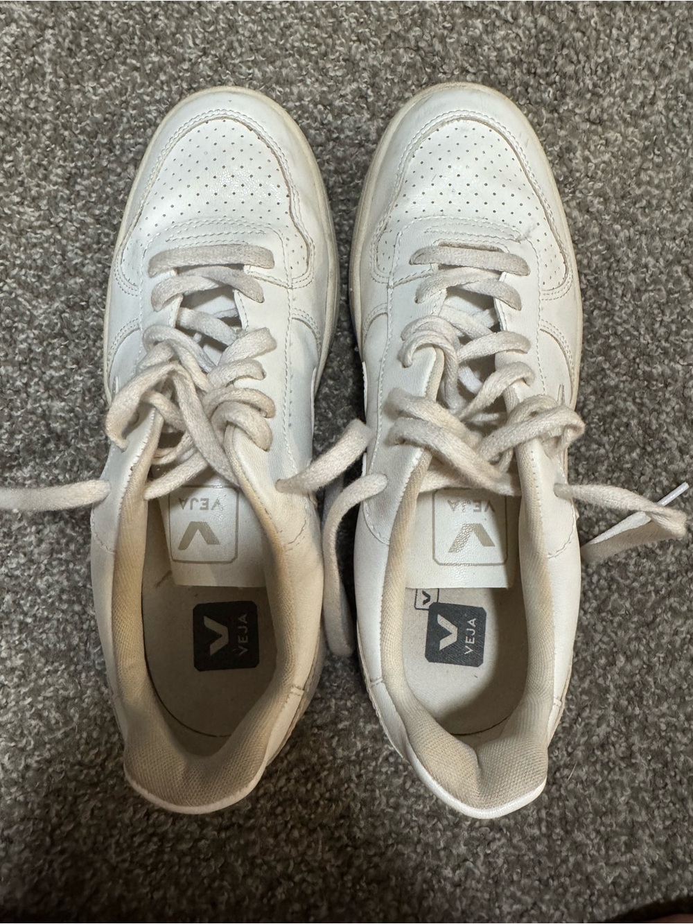 Veja White and Off-White Low-Top Sneakers